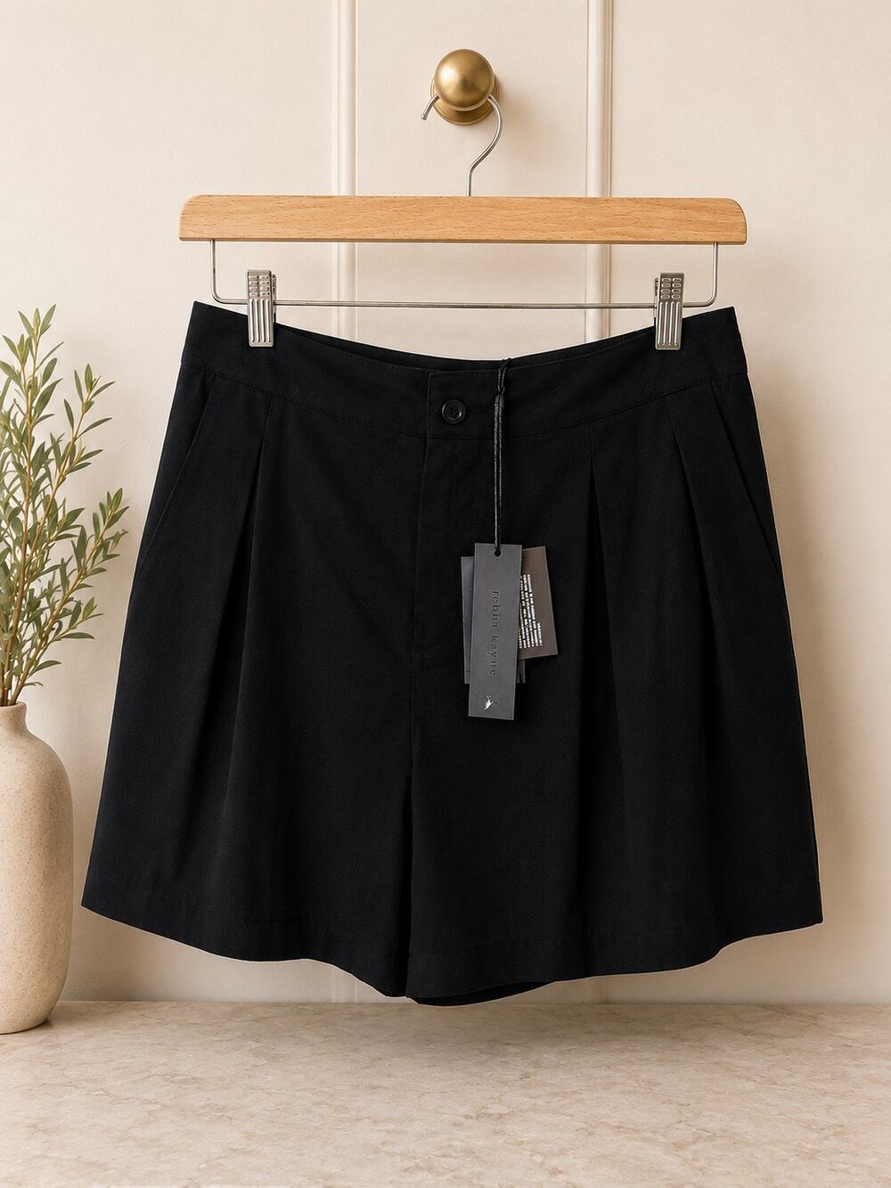 Jenni Kayne 100% Raw Silk Black Relaxed 4.5 Inch Shorts NWT